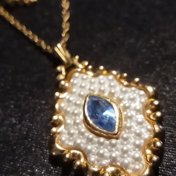 Vintage Like New Avon Gold and Blue With Pearl White Pendant Necklace - Picture 1 of 3